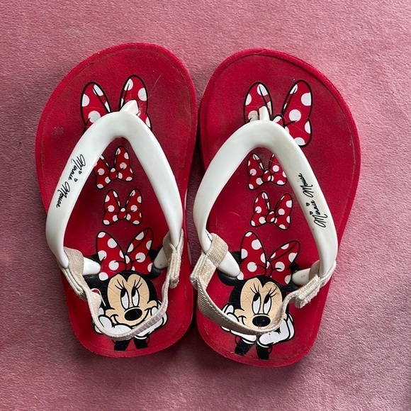 2 pairs of Disney (Minnie Mouse & Sofia the First) Toddler sandals size 5-6 - Picture 3 of 6